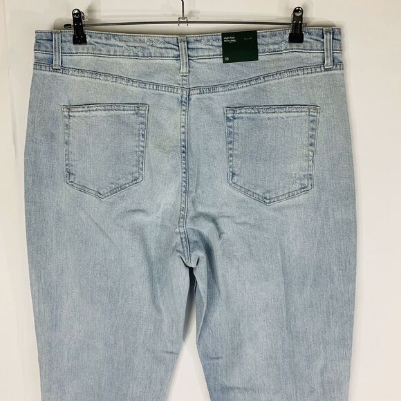New Wild Fable Sz 18 High Rise Mom Jeans Light Wash Distressed Ankles NWT - Picture 6 of 7